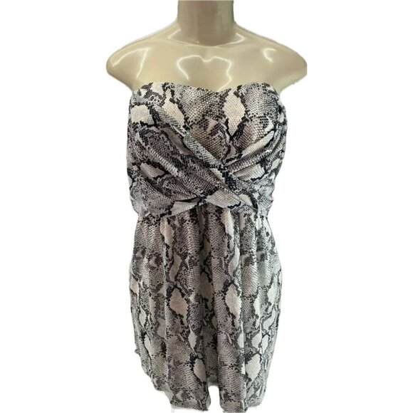 Torrid +5 Gray Animal Print Twisted Draped Lined Smocked Back Strapless Blouse - Picture 2 of 5